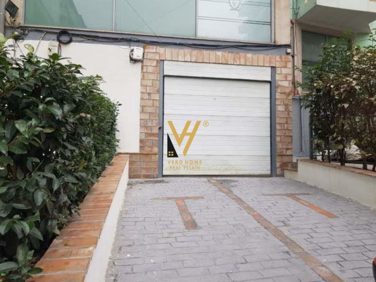 MAGAZINE 450 M2 ME QIRA TE KODRA E DIELLIT 2.350 E