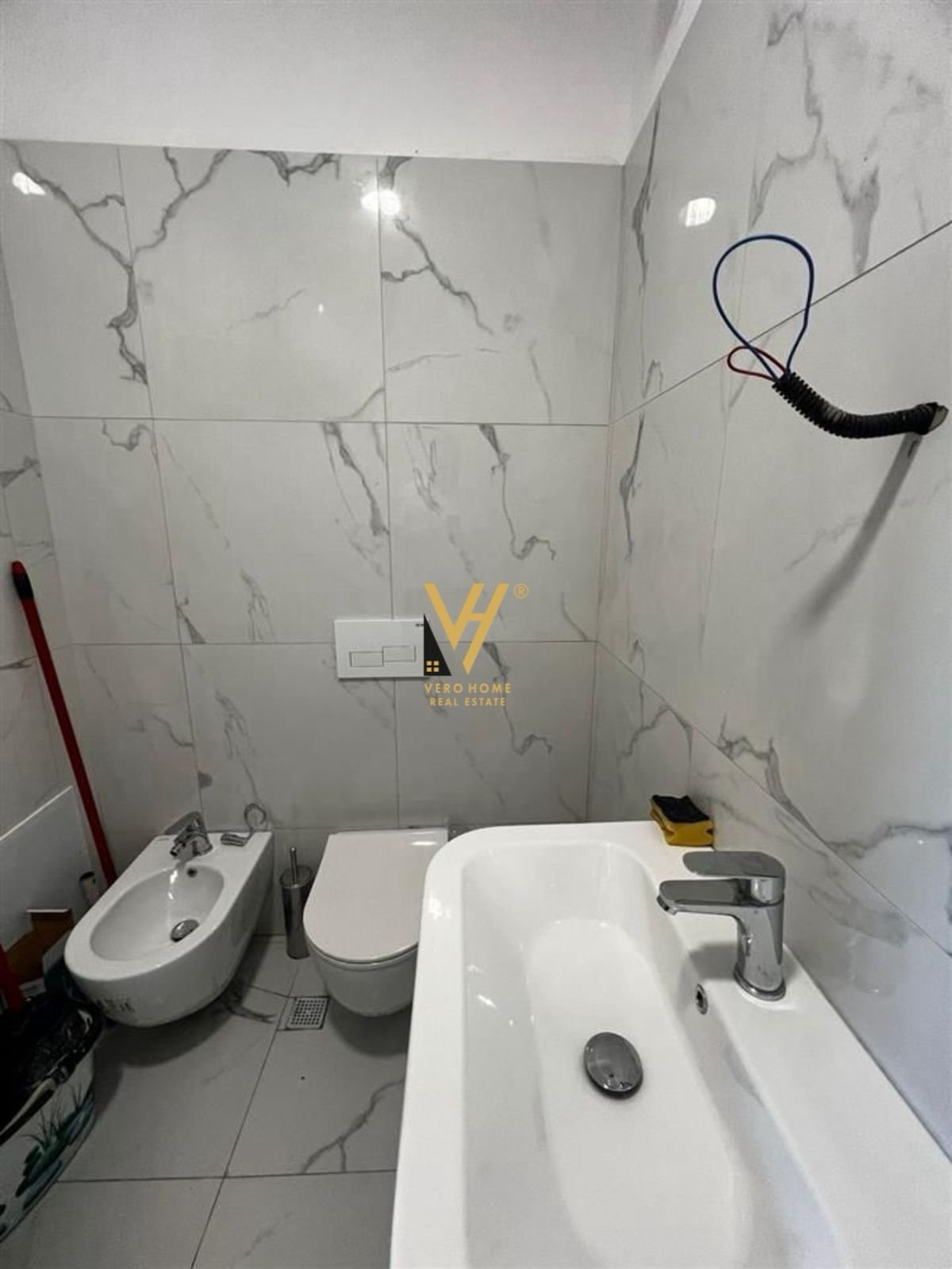 1+1+BLK ME QIRA TE RR.XHANFIZE KEKO 45.000 LEKE