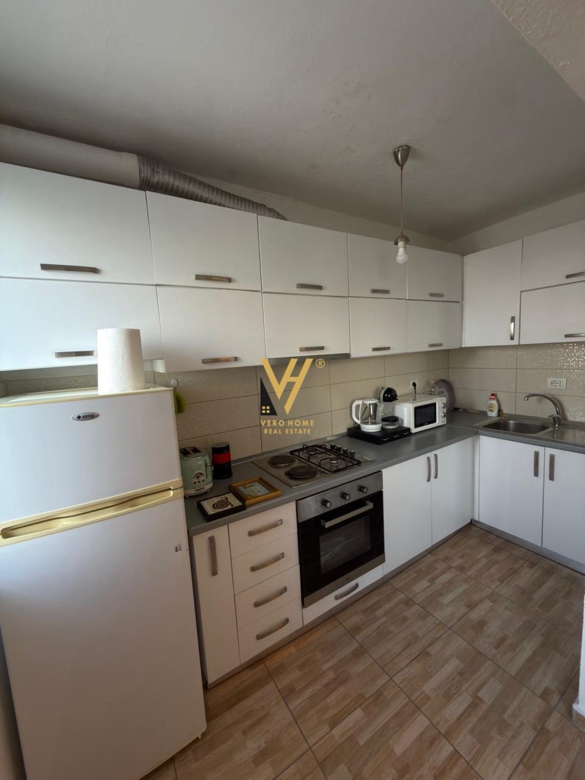 1+1 ME QERA TE MYSLYM SHYRI 45.000 LEKE