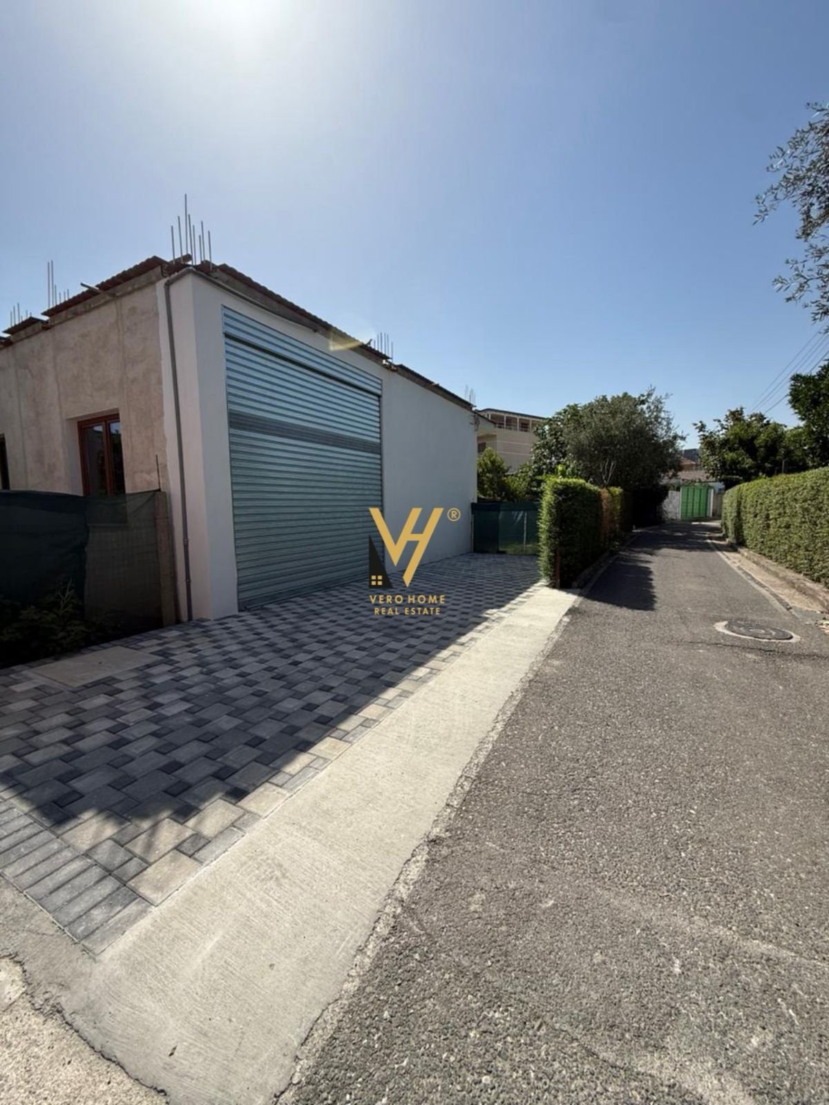 MAGAZINE 120 M2 ME QERA NE LAPRAKE 75.000 LEKE