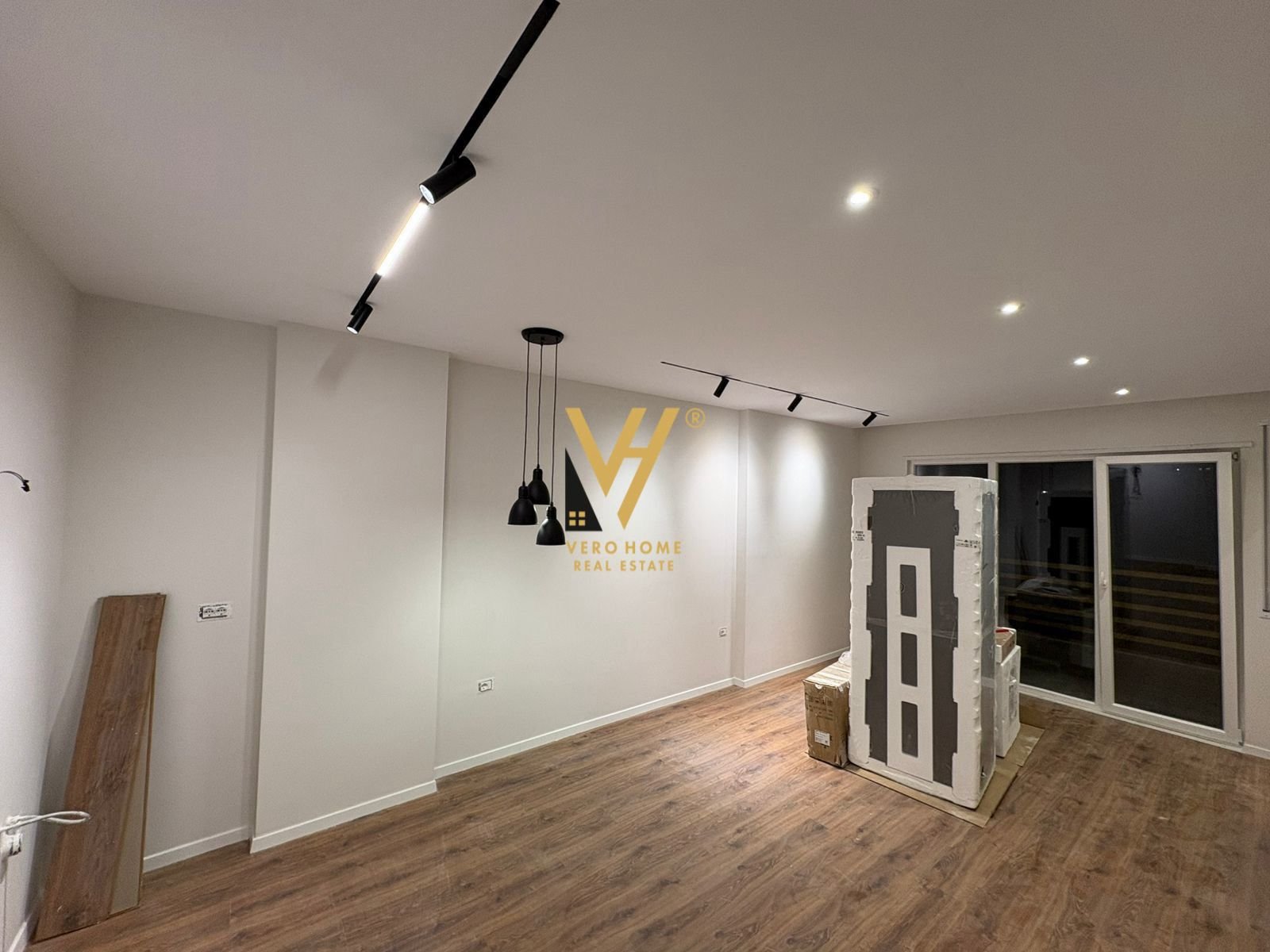 1+1 ME QIRA NE LAPRAKE 65.000 LEKE