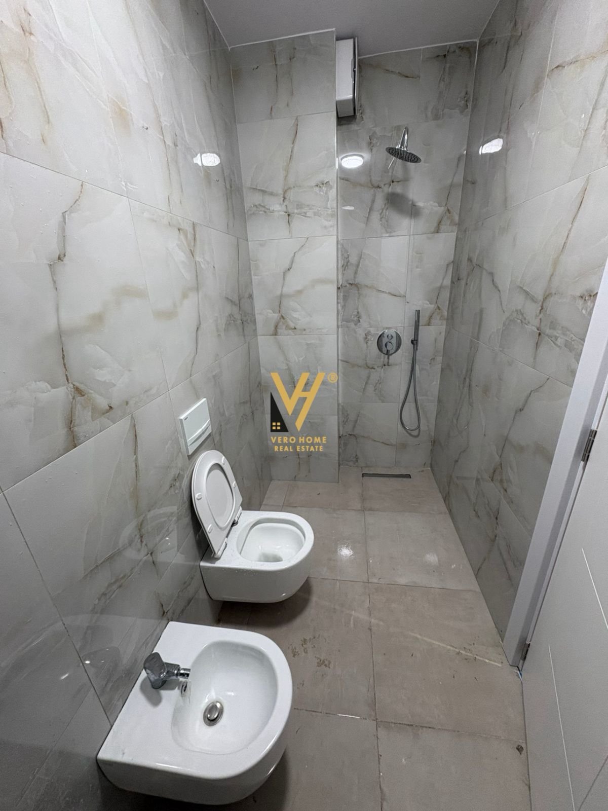 1+1 ME QIRA NE LAPRAKE 65.000 LEKE