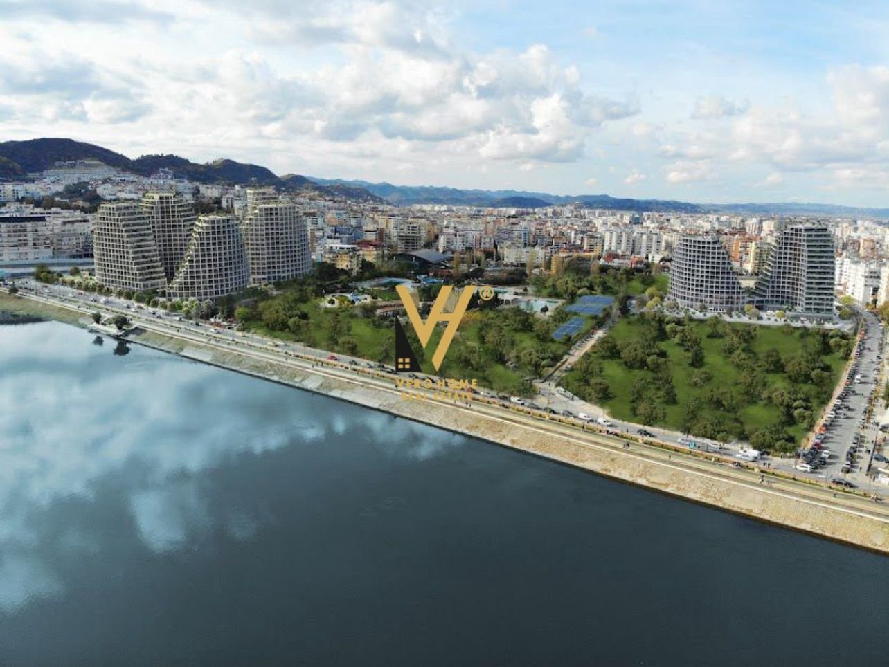 AMBIENT 97 M2 ME QERA TE GENER 2 3.000 EURO