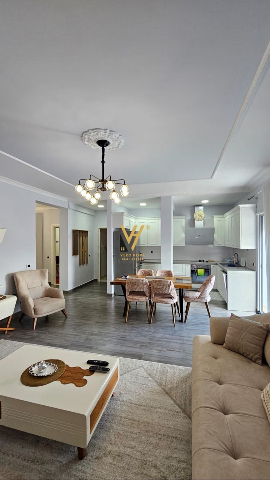 3+1+VERANDE ME QERA TE LIQENI I THATE 1.500 EURO