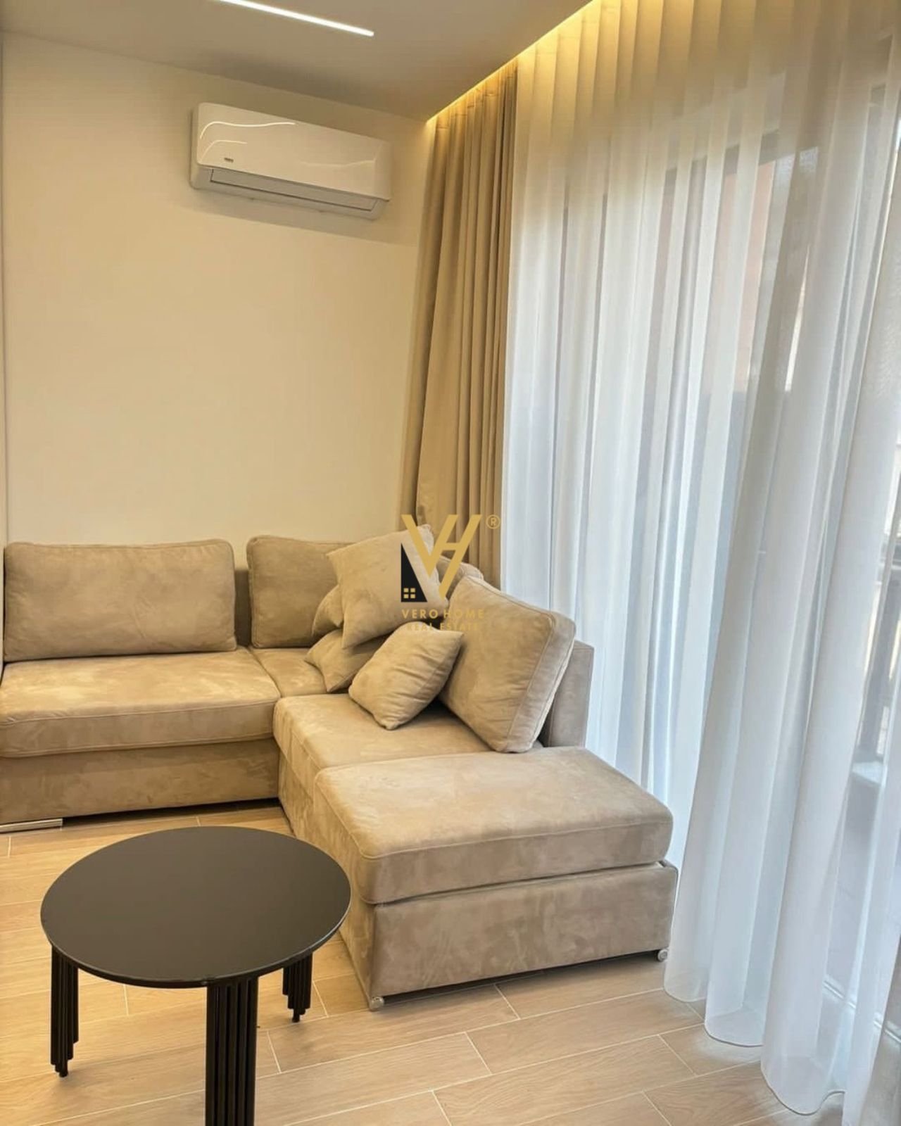 1+1+BLK ME QIRA TE MYSLYM SHYRI 80.000 LEKE