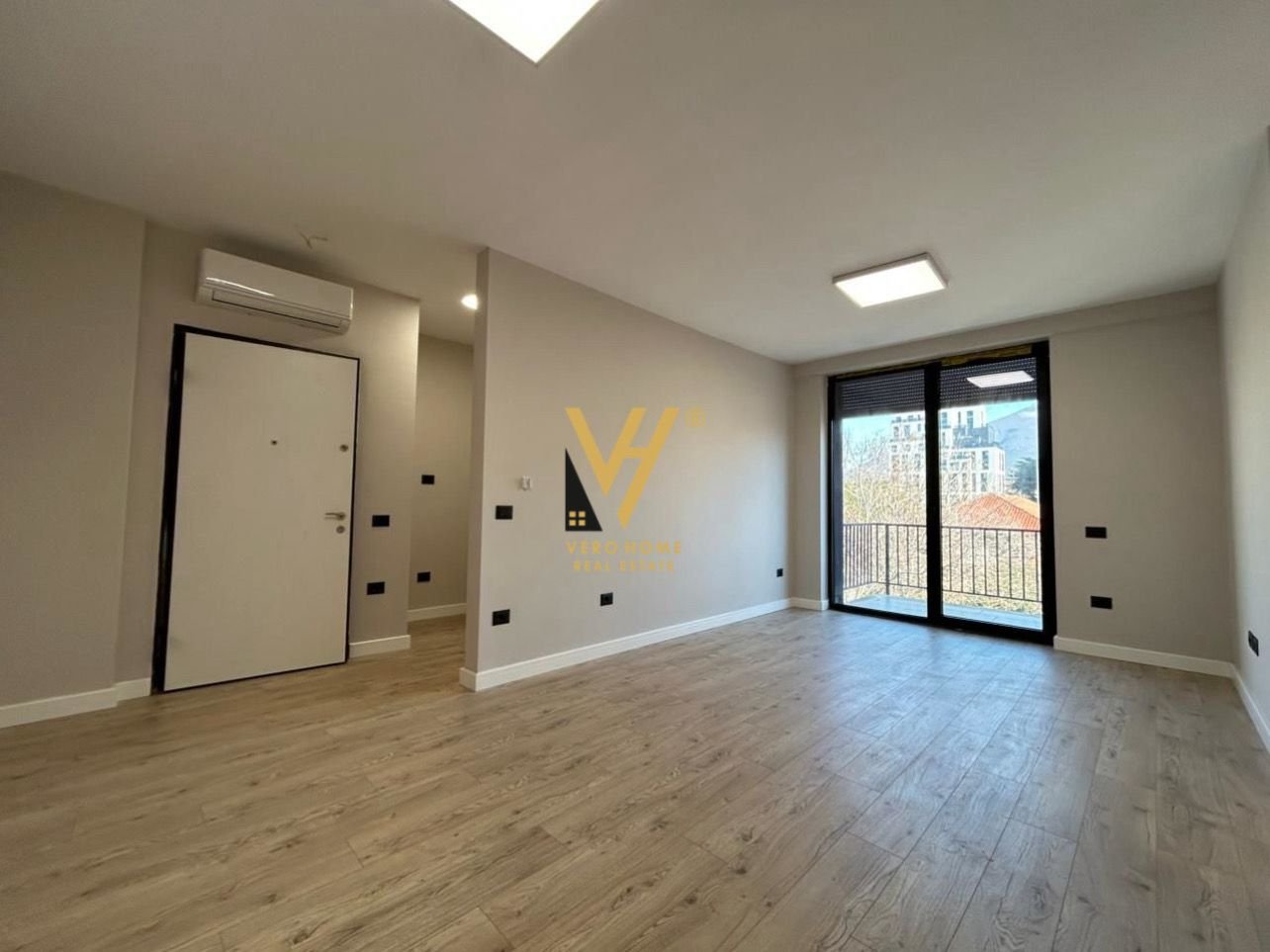 ZYRE 75 M2 ME QIRA TE SHKOLLA E KUQE 65.000 LEKE