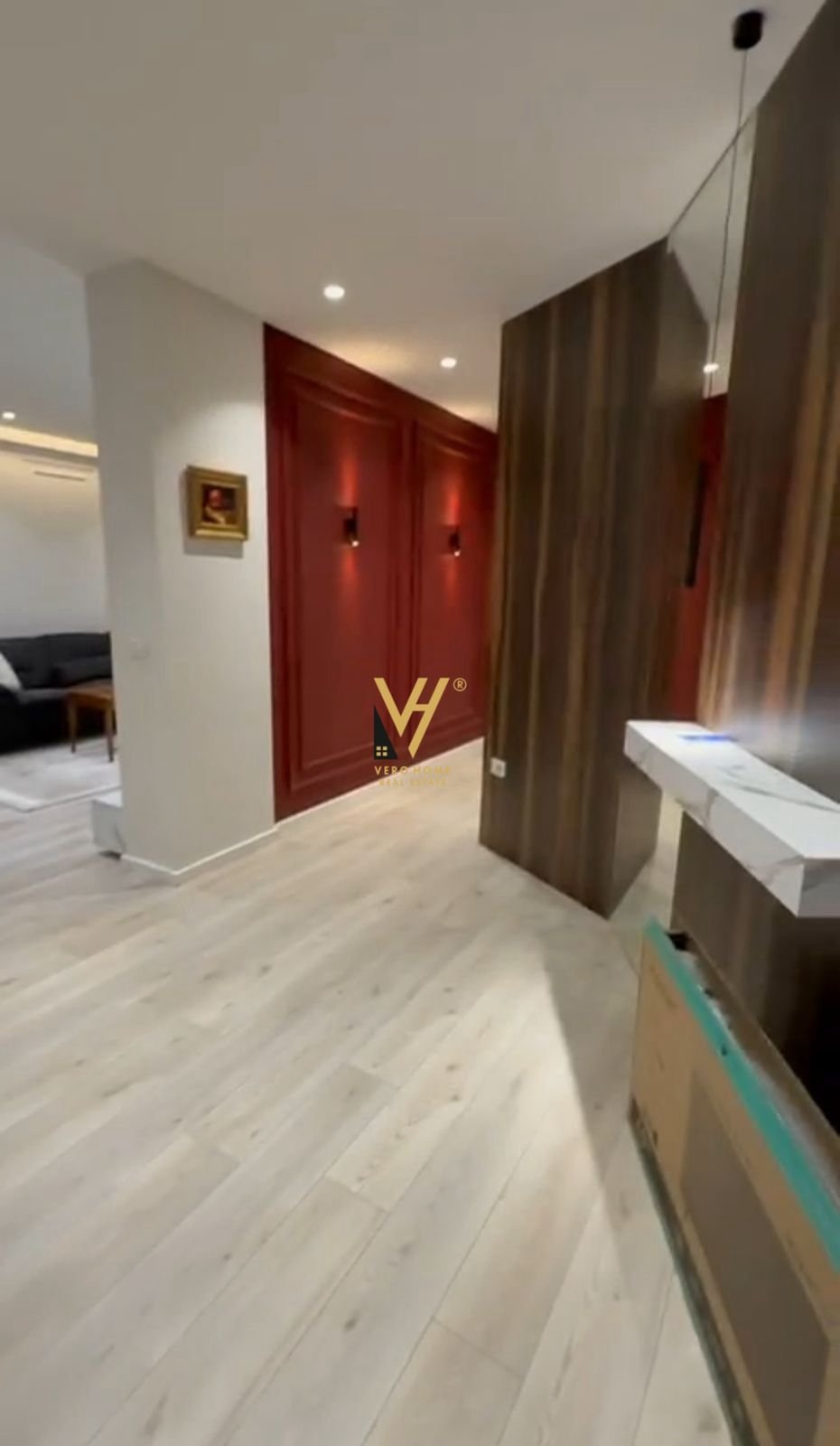 1+1+BLK ME QERA TE UNAZA E RE 65.000 LEKE