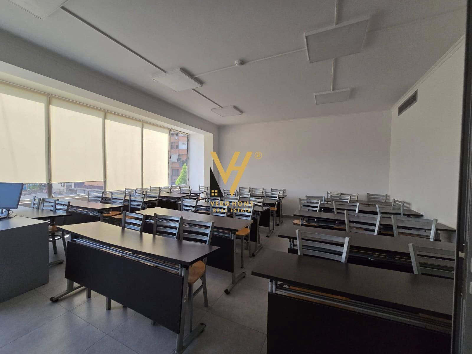 GODINE 1.340 M2 ME QIRA TE RR.KAVAJES 15.000 EURO