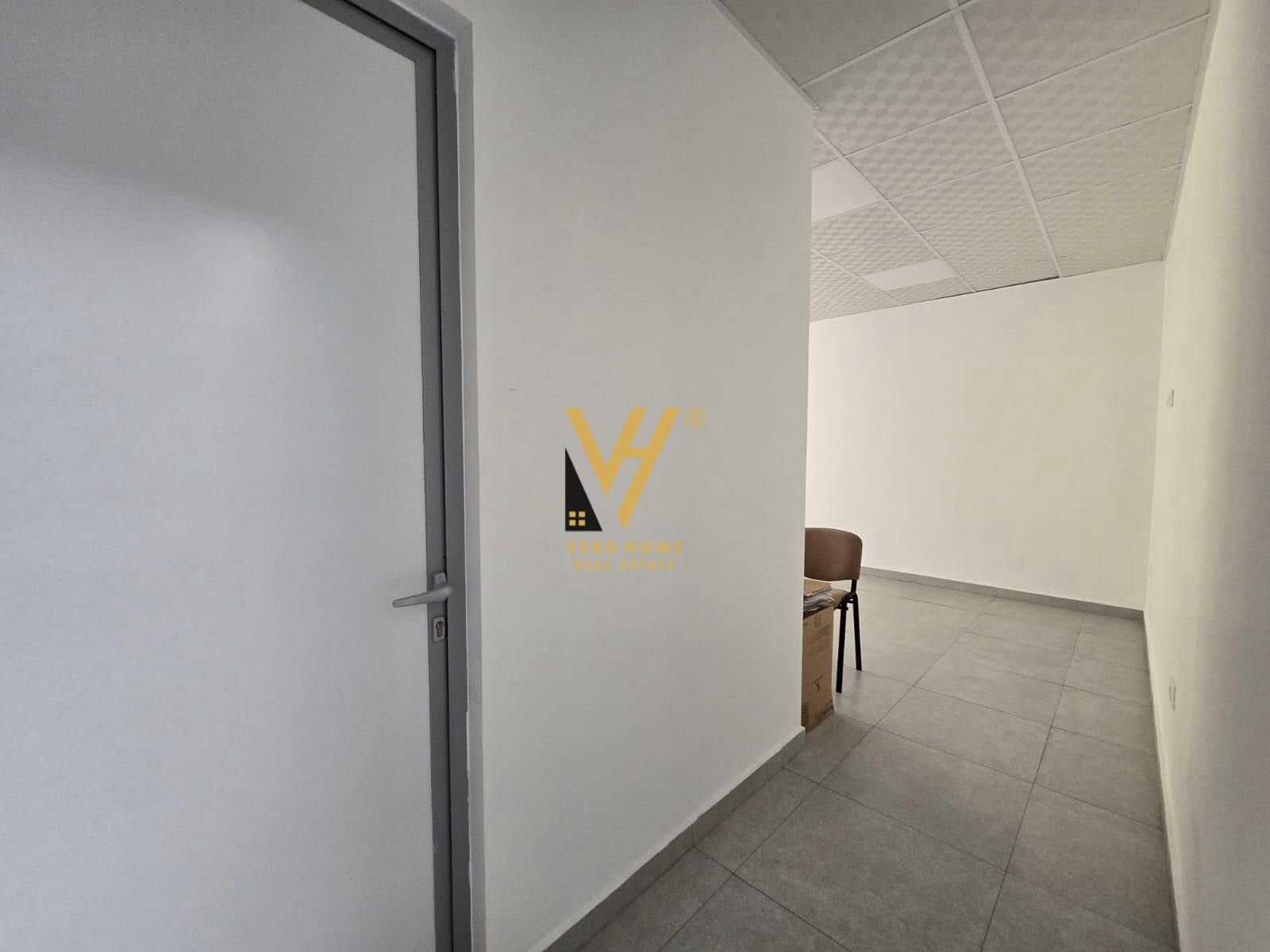 GODINE 1.340 M2 ME QIRA TE RR.KAVAJES 15.000 EURO