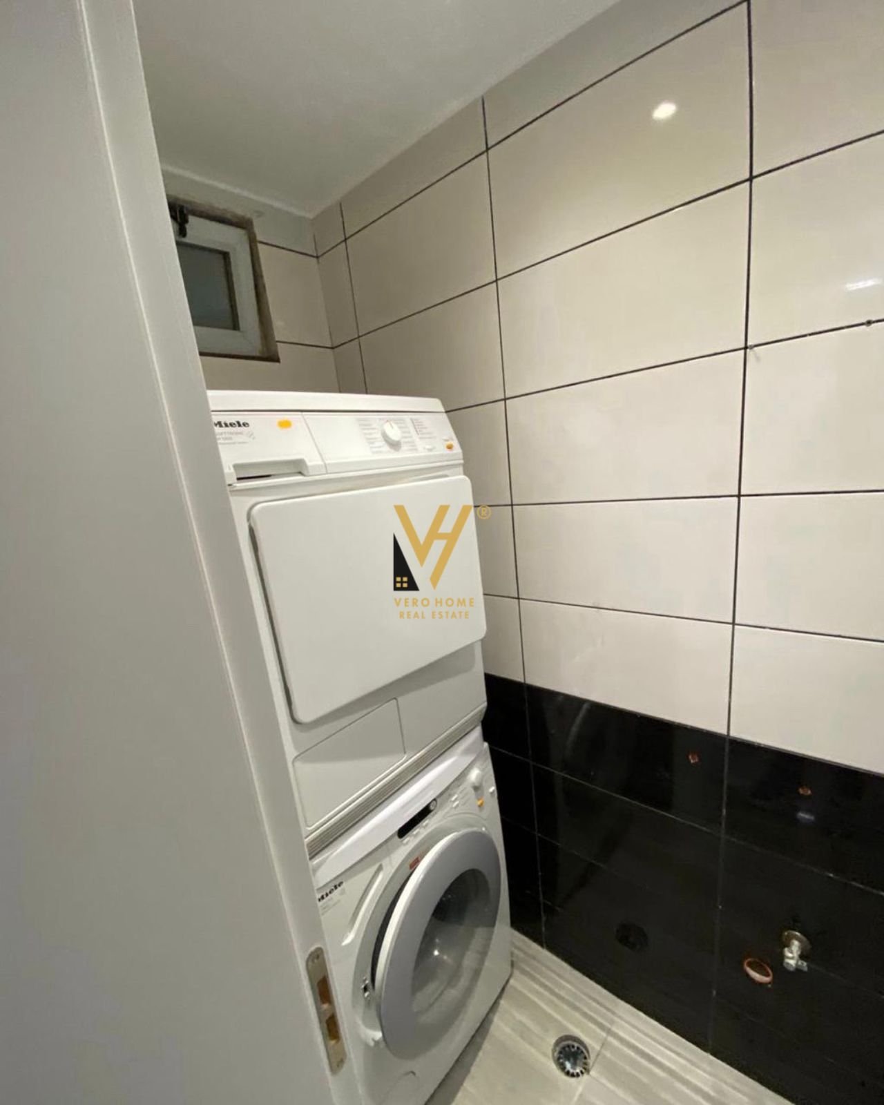 1+1+BLK ME QIRA TE RRUGA E ELBASANIT 75.000 LEKE