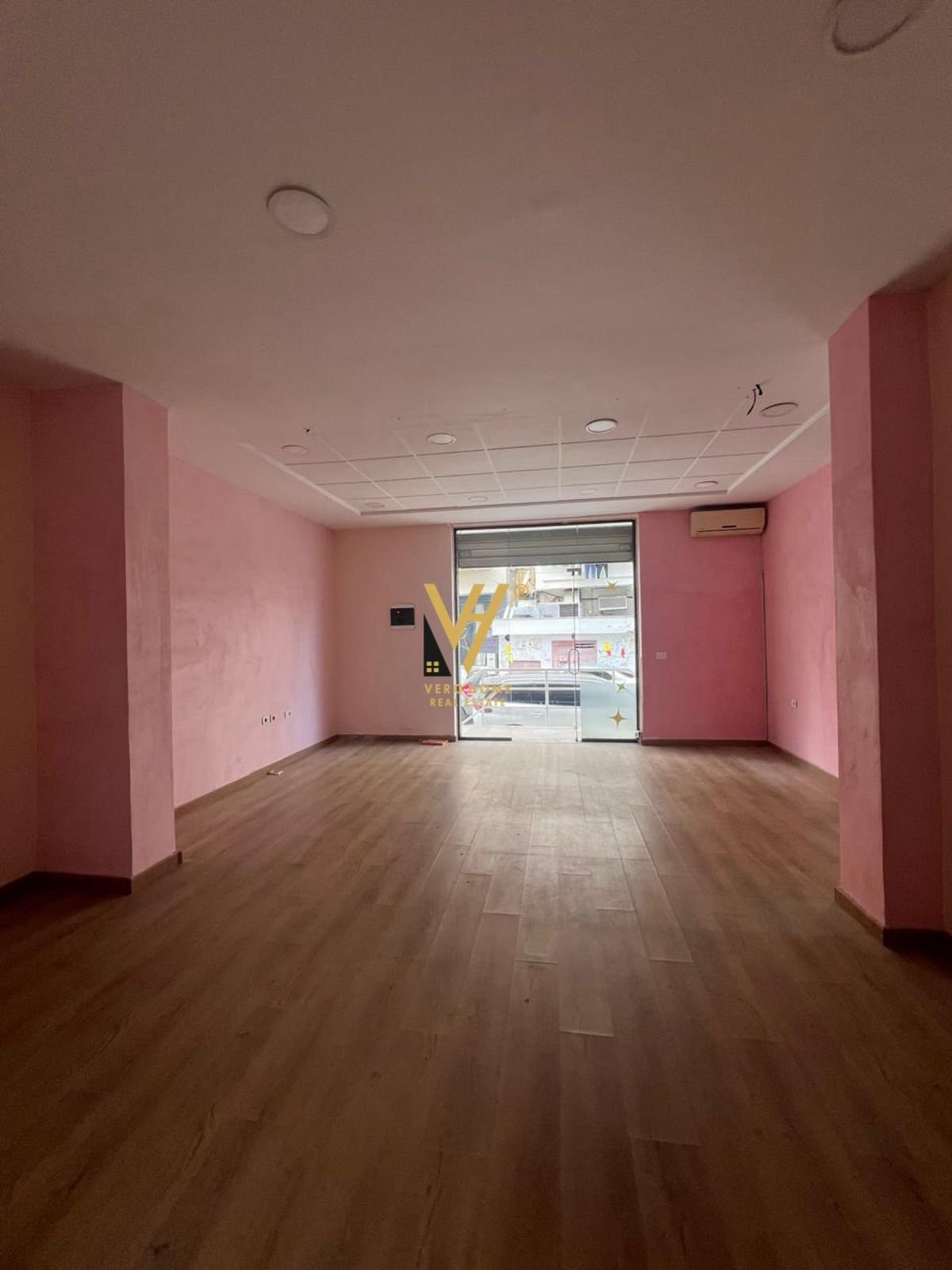 DYQAN 50 M2 ME QIRA TE KOPSHTI ZOOLOGJIK 55.000 LE