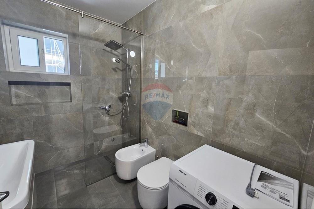 Jepet apartament 1+1 per qira tek rruga e Barrikad